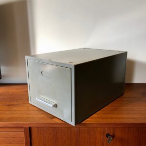 Metal Archive Holder