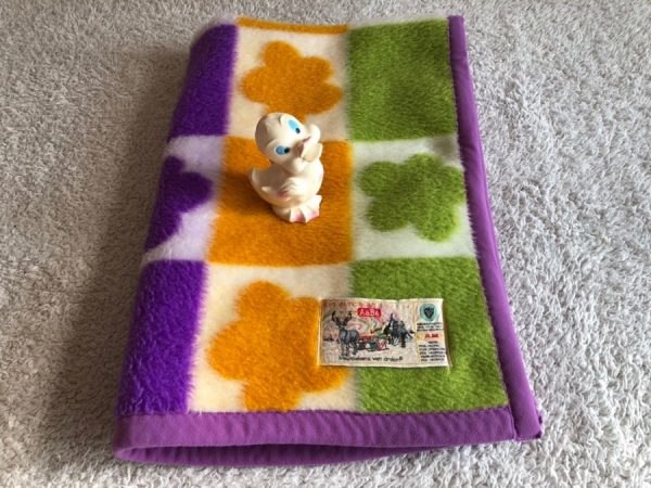AaBe dralon baby blanket with squeeze duck