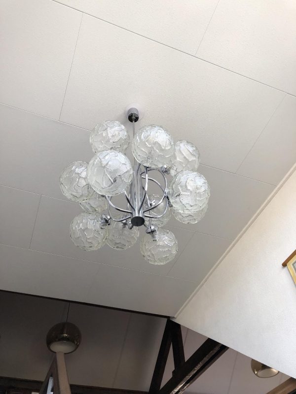 Impressive Chandelier Light - Image 11