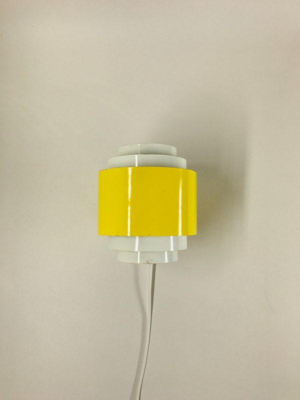 Yellow Svera space age wall light - Hans Agne Jakobsson Nederland vintage lamp