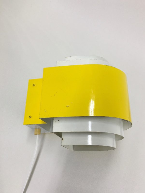 Yellow Svera space age wall light - Hans Agne Jakobsson Nederland vintage lamp