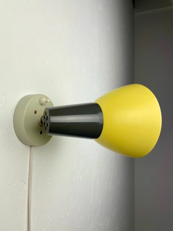 Vintage 1950's wall light - rare yellow Philips lighting - Louis Kalff design lamp - Aluminium