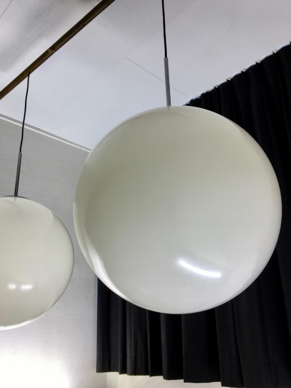 Set Bumet light Holland - Round pendent lights - 2 x white sphere lamp