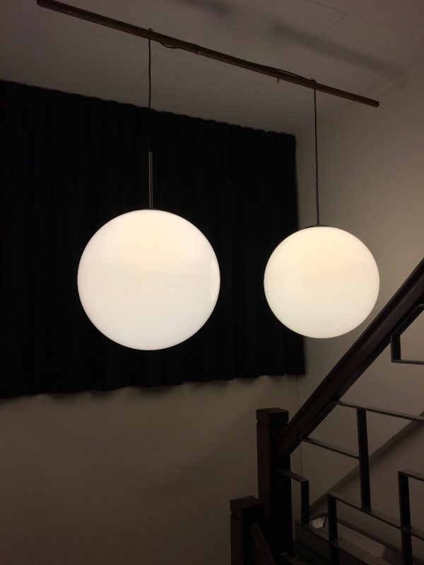 Set Bumet light Holland - Round pendent lights - 2 x white sphere lamp