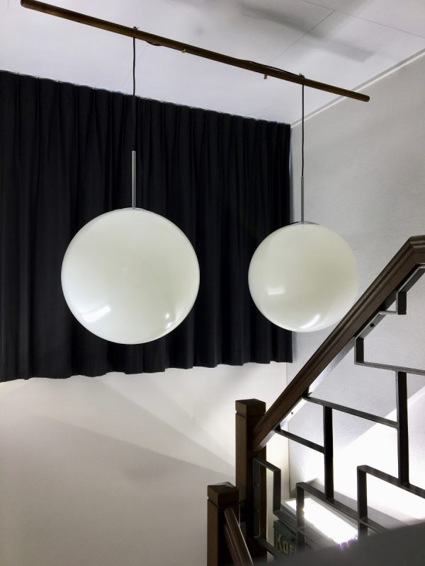 Set Bumet light Holland - Round pendent lights - 2 x white sphere lamp