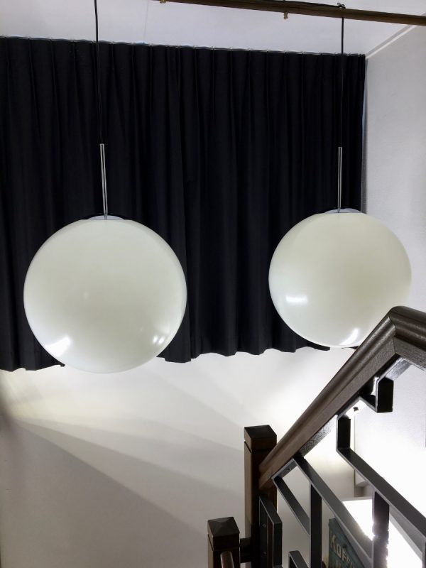 Set Bumet light Holland - Round pendent lights - 2 x white sphere lamp