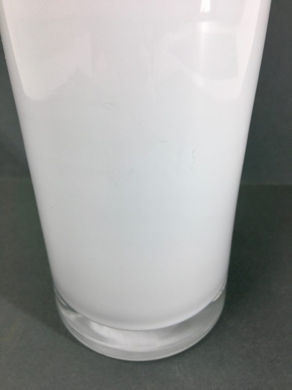 Space age vase - white opaline glass art piece - Image 6