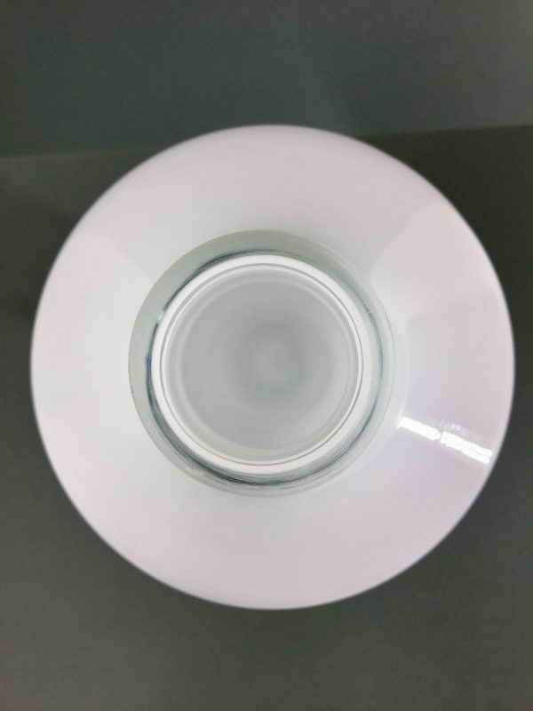 Space age vase - white opaline glass art piece - Image 11