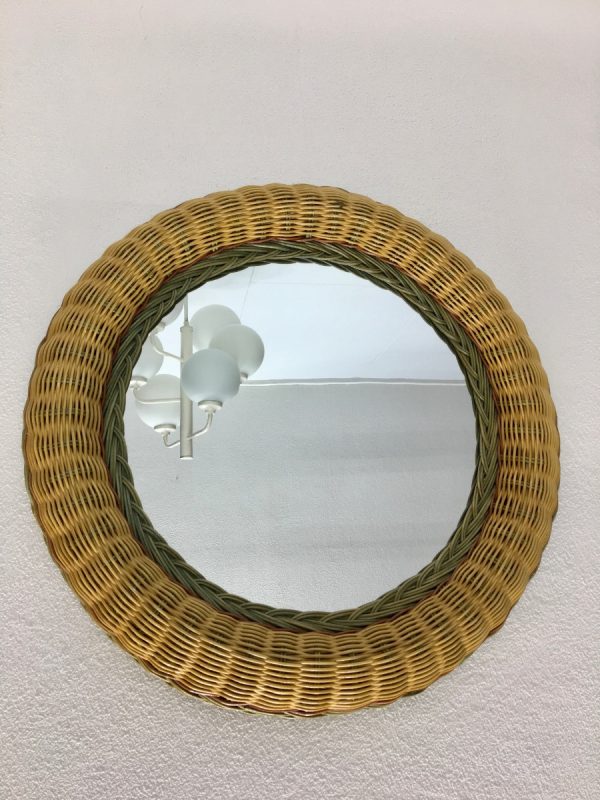 Rattan-vintage-round-mirror-Wicker-woven-frame-Boho-decor-Retro-rotan-MidCentury-echtvintage-echt-