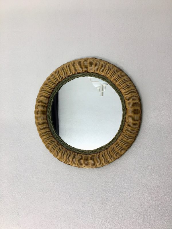 Rattan-vintage-round-mirror-Wicker-woven-frame-Boho-decor-Retro-rotan-MidCentury-echtvintage-echt-