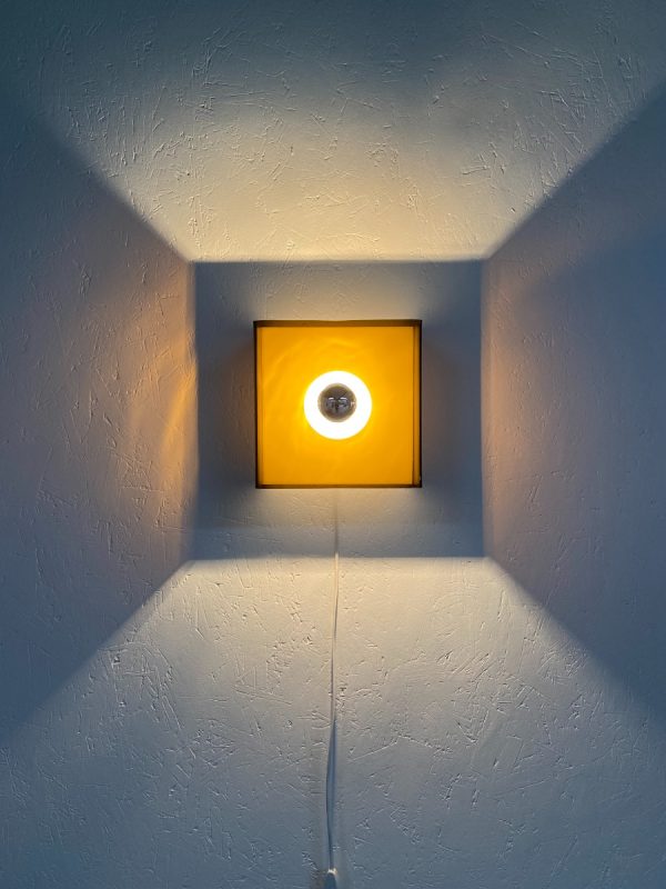 Vintage space age wall lamp - Plexiglass 70s square wall light - perspex vintage modern Dutch design