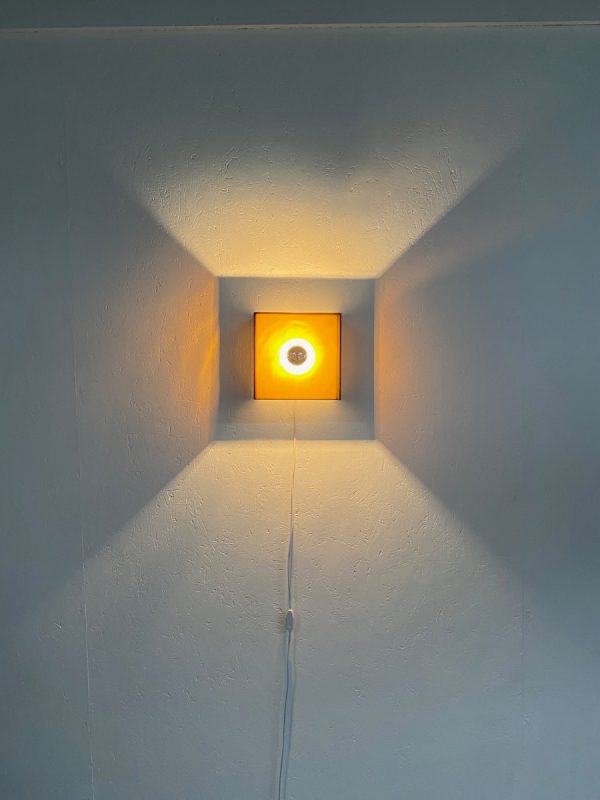 Vintage space age wall lamp - Plexiglass 70s square wall light - perspex vintage modern Dutch design