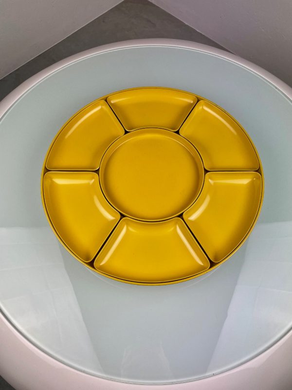 echt Vintage lazy susan - melamine yellow plastic - large 70s retro rotatable trays for party snacks or sauce echtvintage