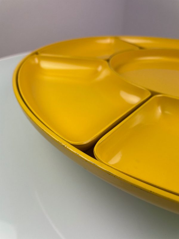 echt Vintage lazy susan - melamine yellow plastic - large 70s retro rotatable trays for party snacks or sauce echtvintage