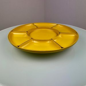 echt Vintage lazy susan - melamine yellow plastic - large 70s retro rotatable trays for party snacks or sauce echtvintage