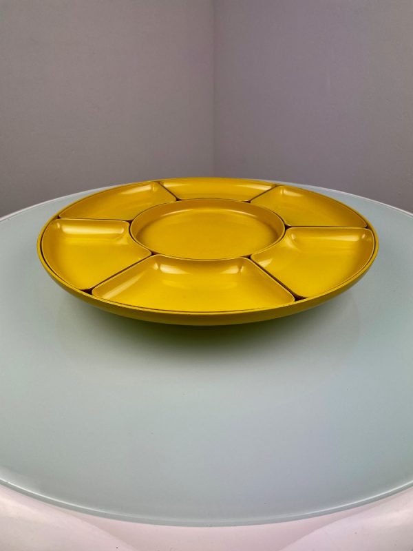 echt Vintage lazy susan - melamine yellow plastic - large 70s retro rotatable trays for party snacks or sauce echtvintage