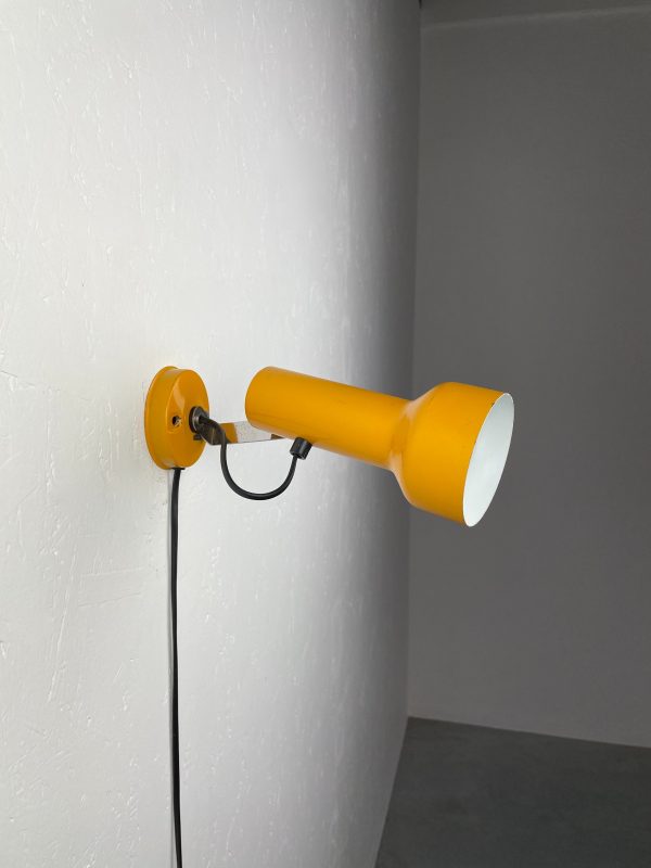 Vintage metal spotlamp - yellow retro wall lamp - 1970's modern light - Dutch design lighting echtvintage echt