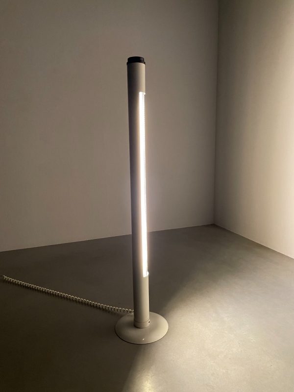 Modern fluorescent tube floor lamp - vintage Massive Belgium lighting - rare white plastic pop-art light echtvintage echt