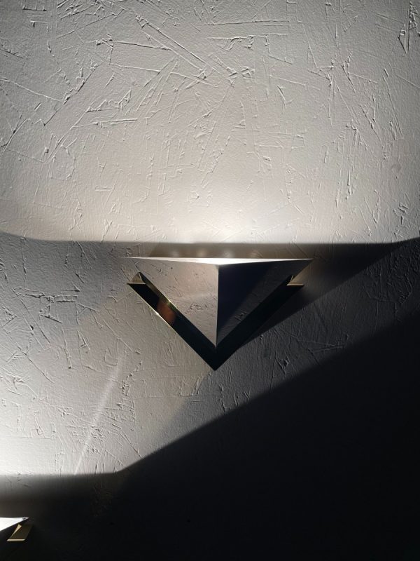 Space age brass metal wall lights - Kalmar Hillebrand lamp set - modern triangle mirror halogen lighting echtvintage echt vintage