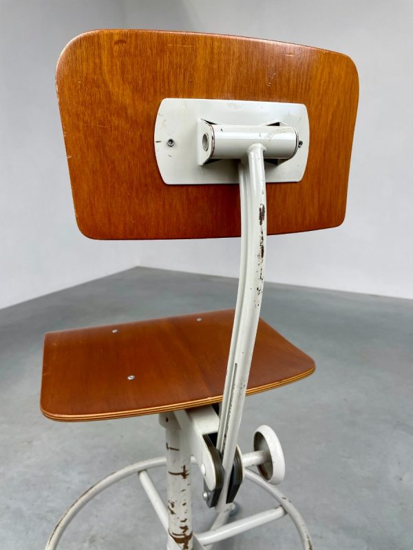 echt Vintage 70s workshop chair designed by Friso Kramer - Ahrend de Cirkel - metal plywood Dutch design stool echtvintage