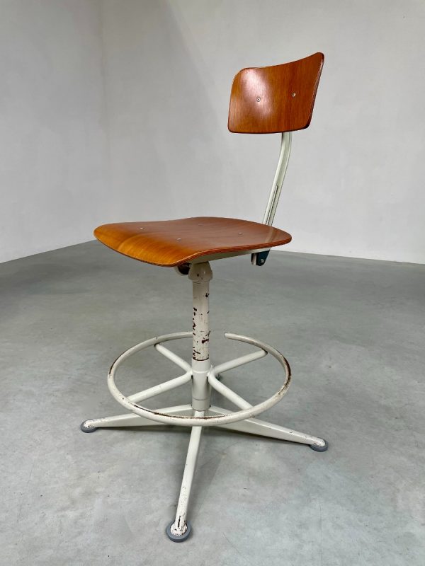 echt Vintage 70s workshop chair designed by Friso Kramer - Ahrend de Cirkel - metal plywood Dutch design stool echtvintage