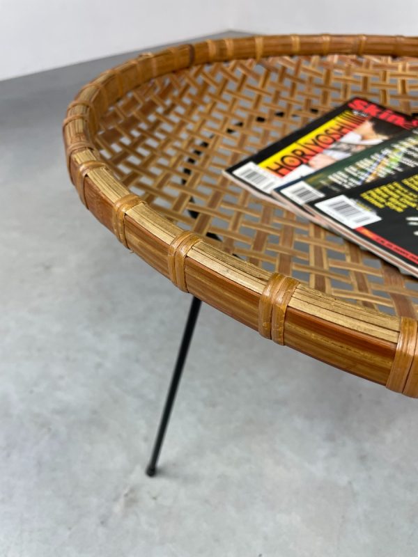 echt vintage Vintage Rattan reading basket on tripod - Dutch mid century design - 1950s Artimeta Soest