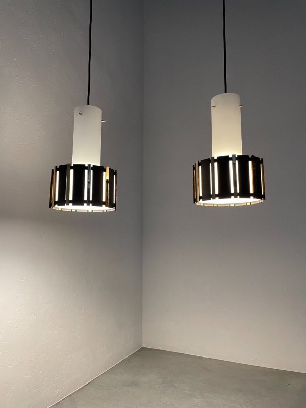 echt vintage Vintage 1960s twin beam pendant lights - opaline glass brass copper metal pendant lamp - mid century lighting