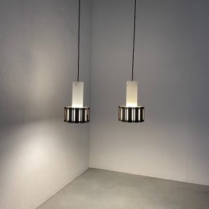 echt vintage Vintage 1960s twin beam pendant lights - opaline glass brass copper metal pendant lamp - mid century lighting