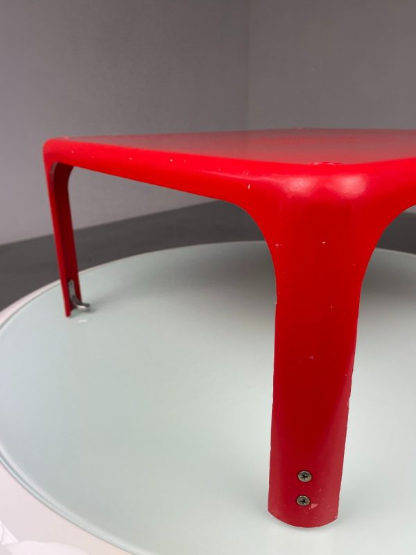 Rare red fiberglass reinforced polyester table - Vico Magistretti Demetrio 45 side table for Artemide – iconic modern 60s design echt vintage