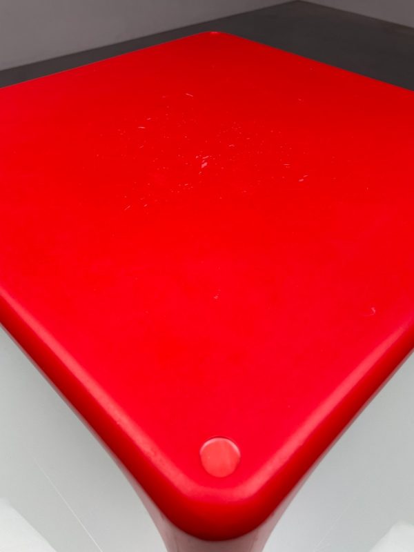 Rare red fiberglass reinforced polyester table - Vico Magistretti Demetrio 45 side table for Artemide – iconic modern 60s design echt vintage